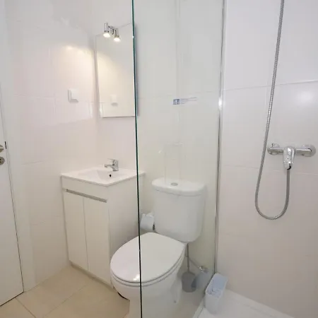 A Perfect With Pool Terrace And Garden Alcobaça