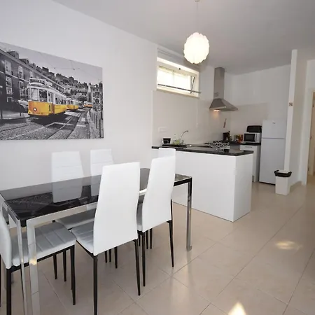 Family With Pool And Barbecue Villa